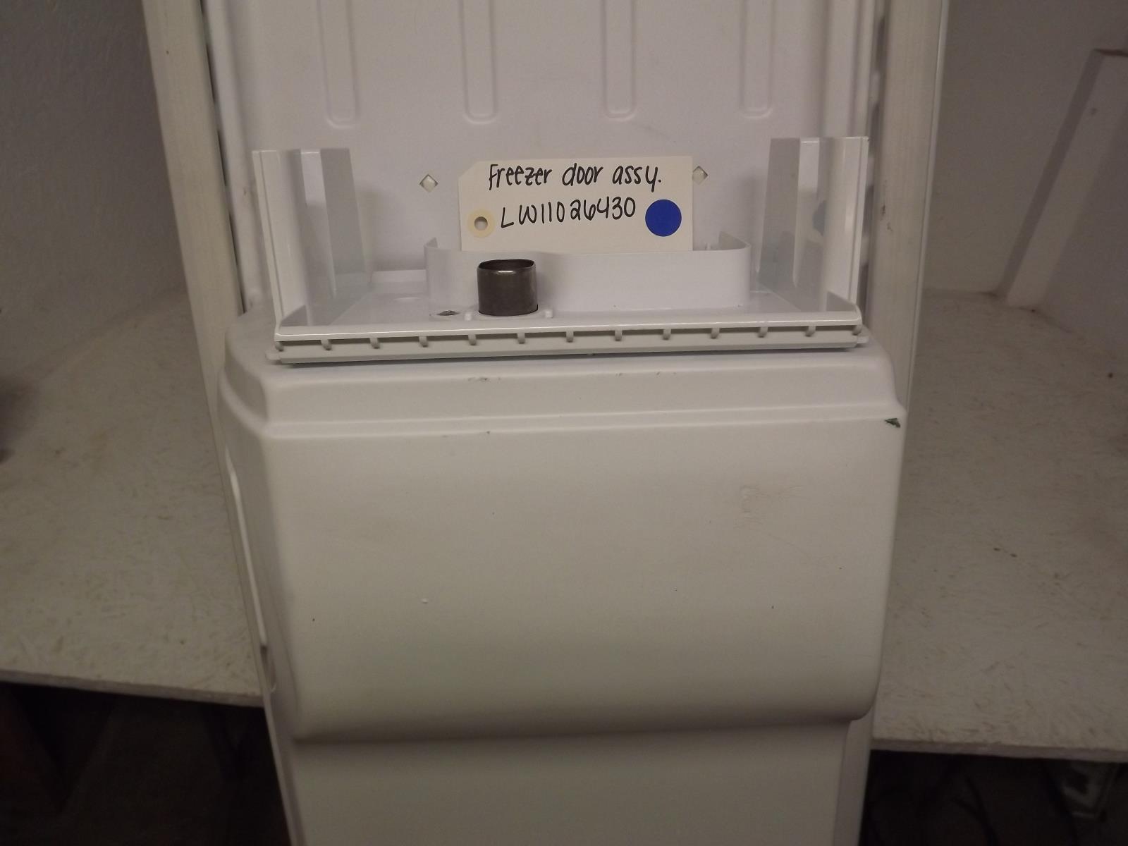 Maytag Refrigerator LW11026430 Freezer Door Assembly New Maytag Refrigerator LW11026430 Freezer Door Assembly New